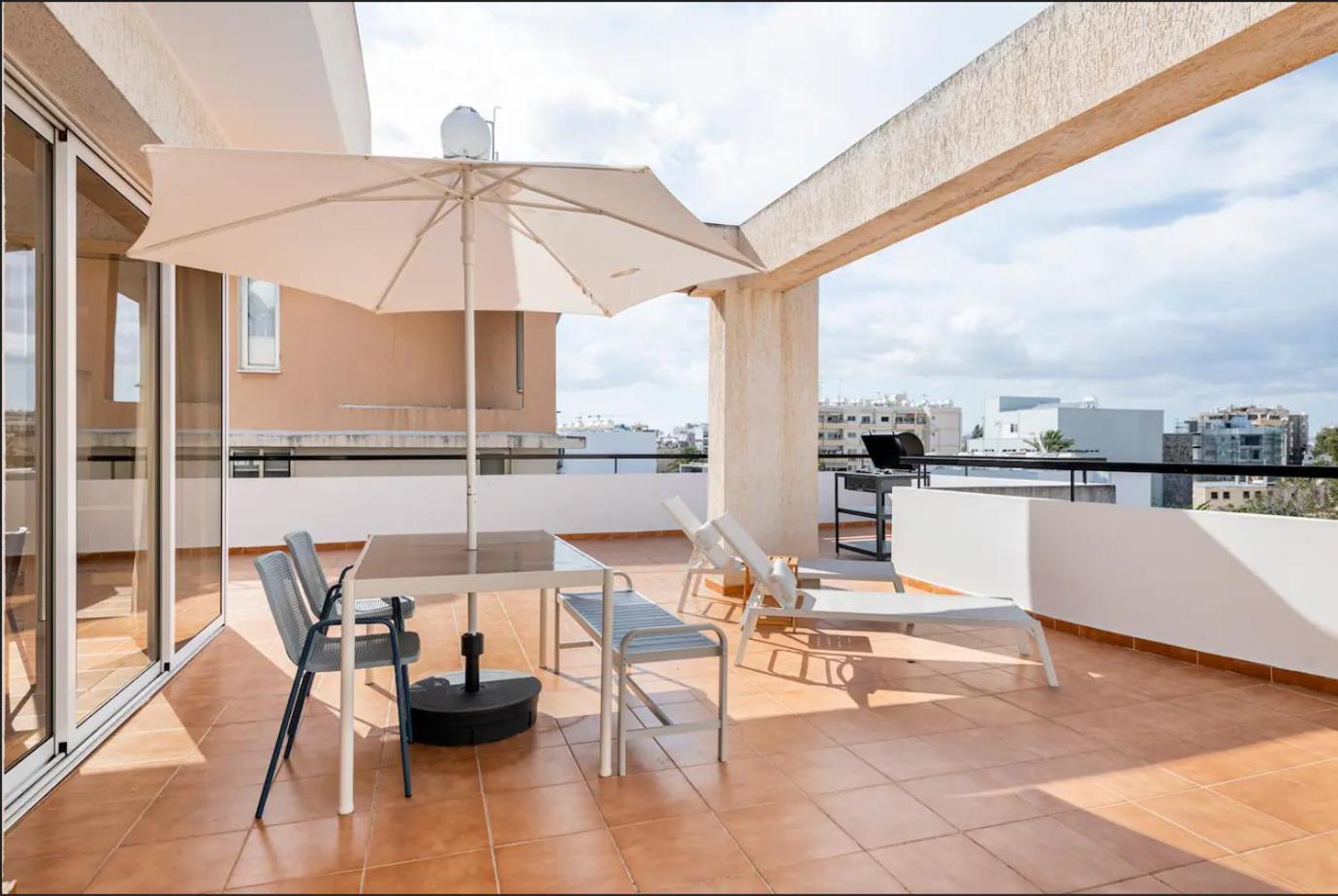 Top Floor Apartment City Center Larnaca Exterior foto